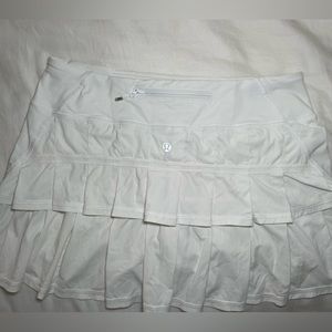 Lululemon size 6 white skirt